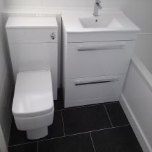 White-Fitted-Bathroom-3